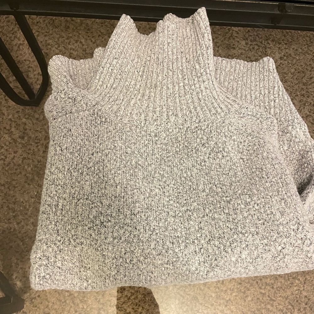 Turtleneck sweater - Picture 2 of 3